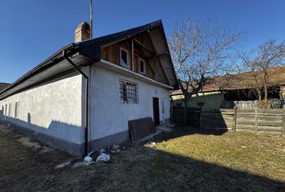 Casa de vânzare cu teren de 1600 mp, Dumbravioara, Ernei