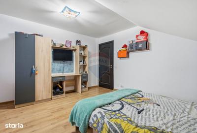 Casă cu 5 camere cu Teren 750 Mp în Holboca - 2