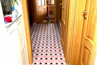 Apartament cu 3 camere decomandat în Capitale - 9