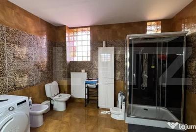 Casă cu 7 camere cu Teren 1200 Mp în Central - 2