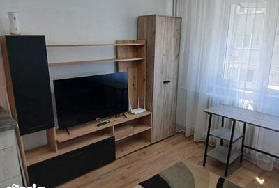 Apartament cu 2 camere decomandat în Tătărași