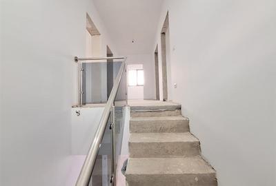 Casă individuală cu 5 camere cu Teren 413 Mp în 9 Mai - 8