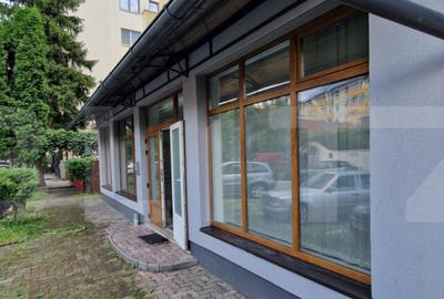 Spatiu comercial de vanzare, 181 mp, in partea de jos a oras