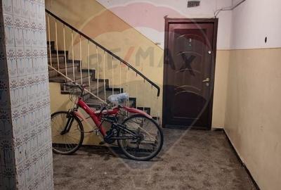 Apartament cu 3 camere de vanzare in zona 1 Decembrie 1918 - 19