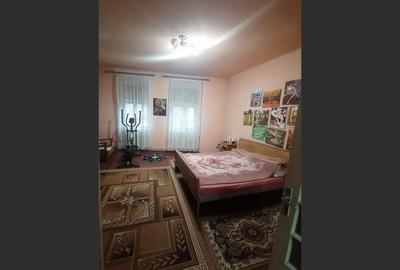 Casă cu 3 camere cu Canalizare în Central - 6