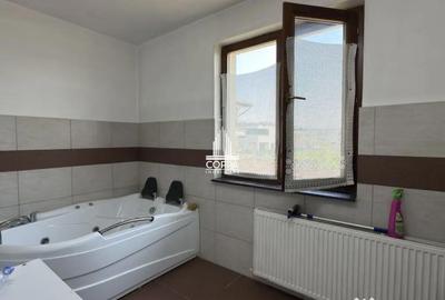 Casă cu 6 camere cu Teren 800 Mp în Central - 5