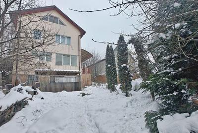 Casă individuală cu 5 camere cu Canalizare în Borhanci