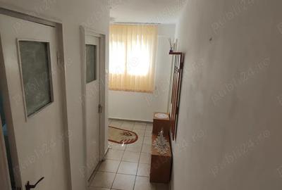 Apartament 2 camere decomandat sector 4 - 7