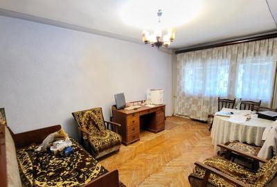 Apartament cu 3 camere decomandat în 9 Mai - 2