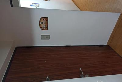 Apartament cu 3 camere semidecomandat în CET - 1