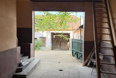 Casă cu 4 camere cu Teren 500 Mp în Uileacu de Beiuș - 1