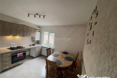 Apartament cu 3 camere decomandat în Micro II - 18