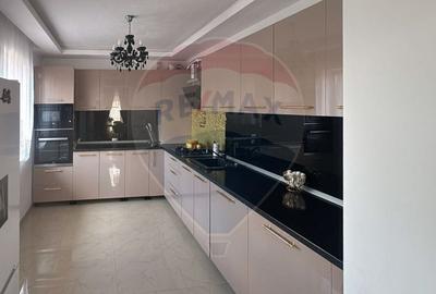 Casă individuală cu 4 camere cu Canalizare în Sântandrei - 2