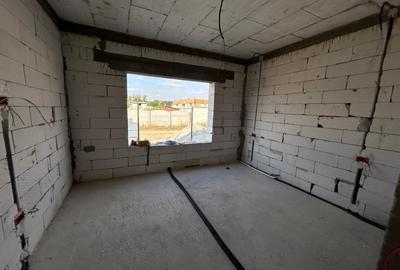 Casa plan parter, la rosu, 380 MP, 110 MP utili, Preajba - 2