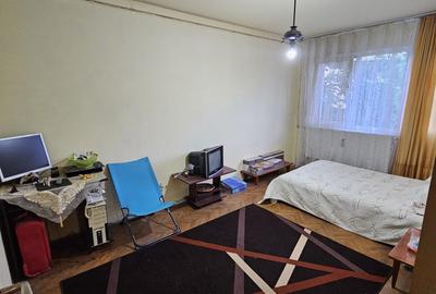 Apartament cu 3 camere decomandat în Titan - 2
