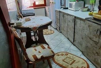 De vanzare apartament cu 3 camere, etaj 2, Bloc E4 in Corabia - 3