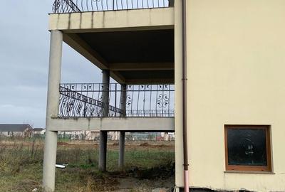 Casă cu 4 camere cu Teren 2300 Mp în Oșorhei - 5