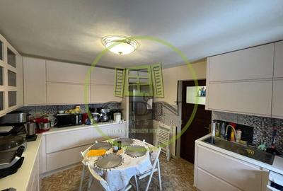 Casă individuală cu 6 camere cu Canalizare în Central - 9