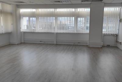 Spațiu comercial, de 100 mp, în Central - 7
