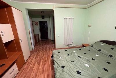 Garsonieră decomandată în Central - 2