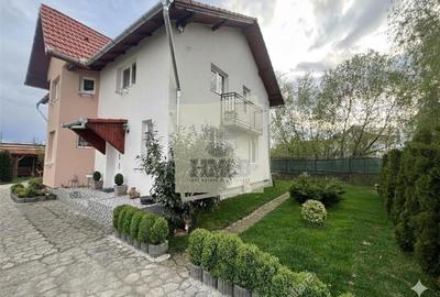 Vila cu 5 camere 3 bai si 400 teren in Sibiu - 1