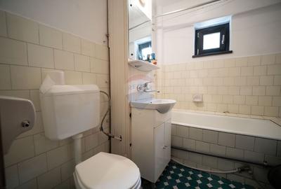 Apartament cu 4 camere decomandat în Central - 3