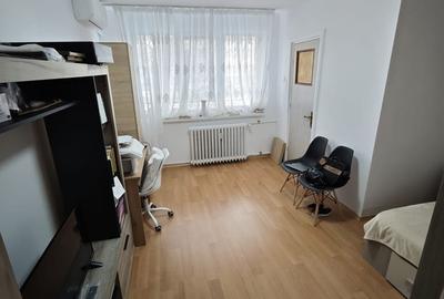 Garsonieră decomandată Complet renovată Titan – Sector 3 - 1