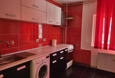 Apartament decomandat, mobilat în Uverturii - 2