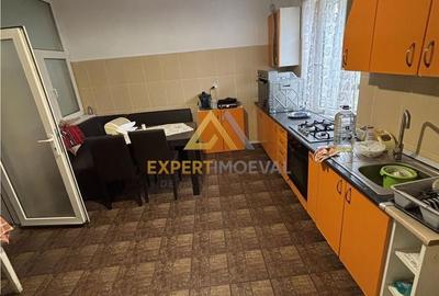Casă cu 7 camere cu Teren 1100 Mp în Valea Borcutului - 9