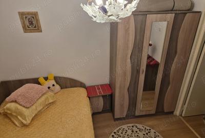Inchiriaz apartament 2 camere semidecomandat zona 1Mai