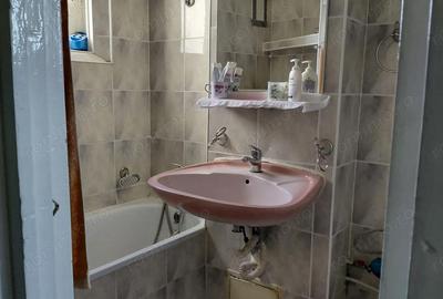 Apartament cu 3 camere decomandat în Micro 19 - 19