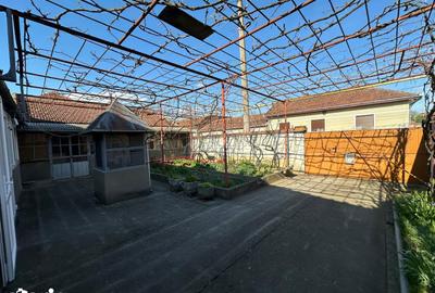 Casă cu 3 camere cu Canalizare în Central - 5