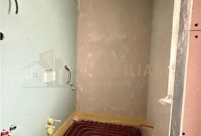 Casă cu Teren 100 Mp în Central