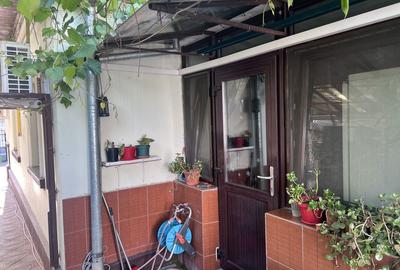 Casă cu 4 camere în Central - 1