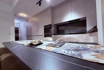 Apartament cu 3 camere semidecomandat în Tractorul - 9