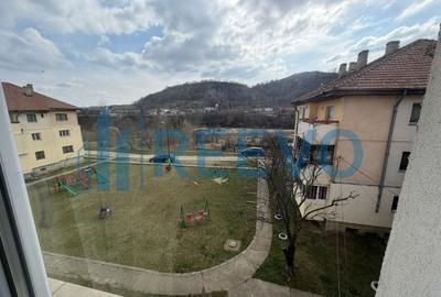 Apartament cu 3 camere decomandat, mobilat în Periferie - 15
