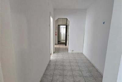 Apartament cu 3 camere decomandat în Dristor - 8