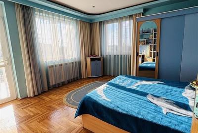 Casă cu 4 camere cu Teren 3405 Mp în Sânmartin - 2