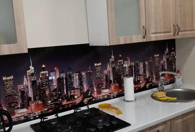 Garsonieră decomandată în Titan