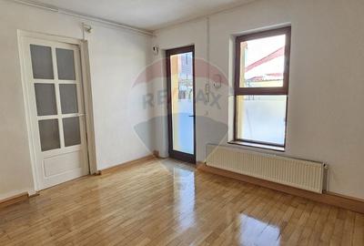 Casa de inchiriat in Andrei Muresanu, str. Anatol France - 14