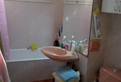 Apartament cu 3 camere decomandat în Girocului - 8