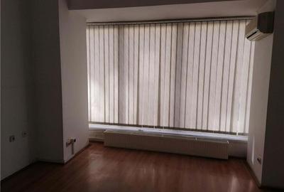 Spațiu comercial, de 173 mp, în Central - 3