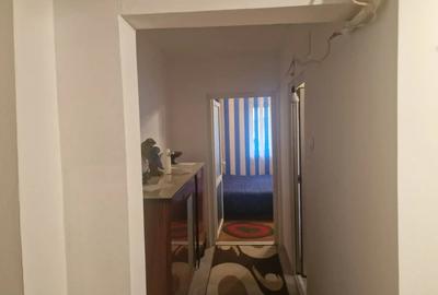 Apartament cu 2 camere,la cheie,decomandat,parter inalt ,centrala,termopane,boxa,uscatorie Apartament cu 2 camere,la cheie,decomandat,parter inalt ,centrala,termopane,boxa,uscatorie - 2