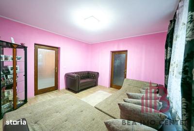 Casă cu 5 camere cu Teren 1128 Mp în Zimandu Nou - 2