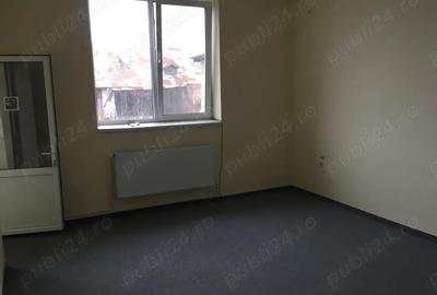 Spațiu comercial, de 25 mp, în Central - 4