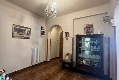 Casă individuală cu 7 camere cu Canalizare în Decebal - 2