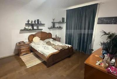 Casă cu 4 camere cu Teren 8000 Mp în Central - 15