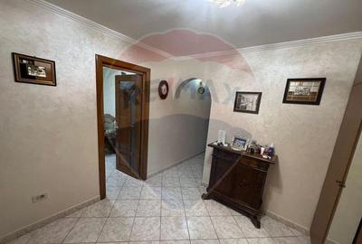 Apartament 3 camere zona Doi Stejari - 4