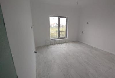 Duplex cu 5 camere cu Canalizare în Moșnița Nouă - 8