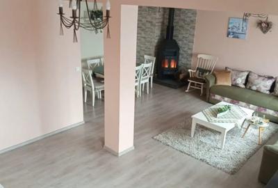 Casă cu 7 camere cu Teren 2000 Mp în Rădăuți - 1